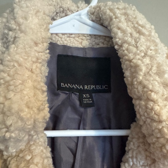 Banana Republic Women's Cream Teddy Coat - Picture 3 of 9